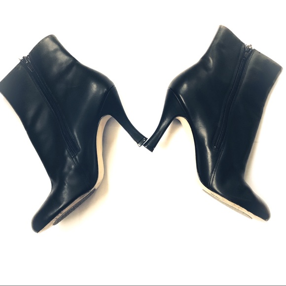 Daisy Fuentes Black Booties - Picture 2 of 3